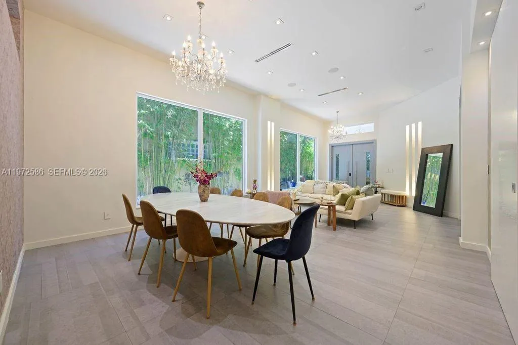 1615 NE 196th St, Miami FL 33179