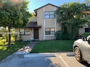 3 bedroom 2 bath for sale at 216 Lakeside Cir, Sunrise FL 33326