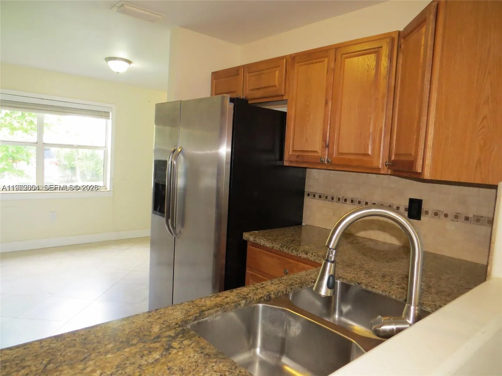 216 Lakeside Cir, Sunrise FL 33326