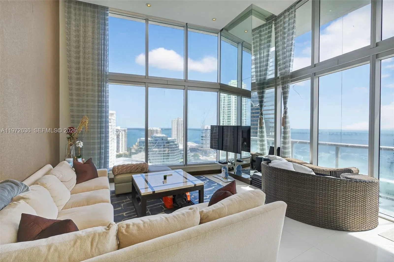 495 Brickell avenue # 2201, Miami FL 33131