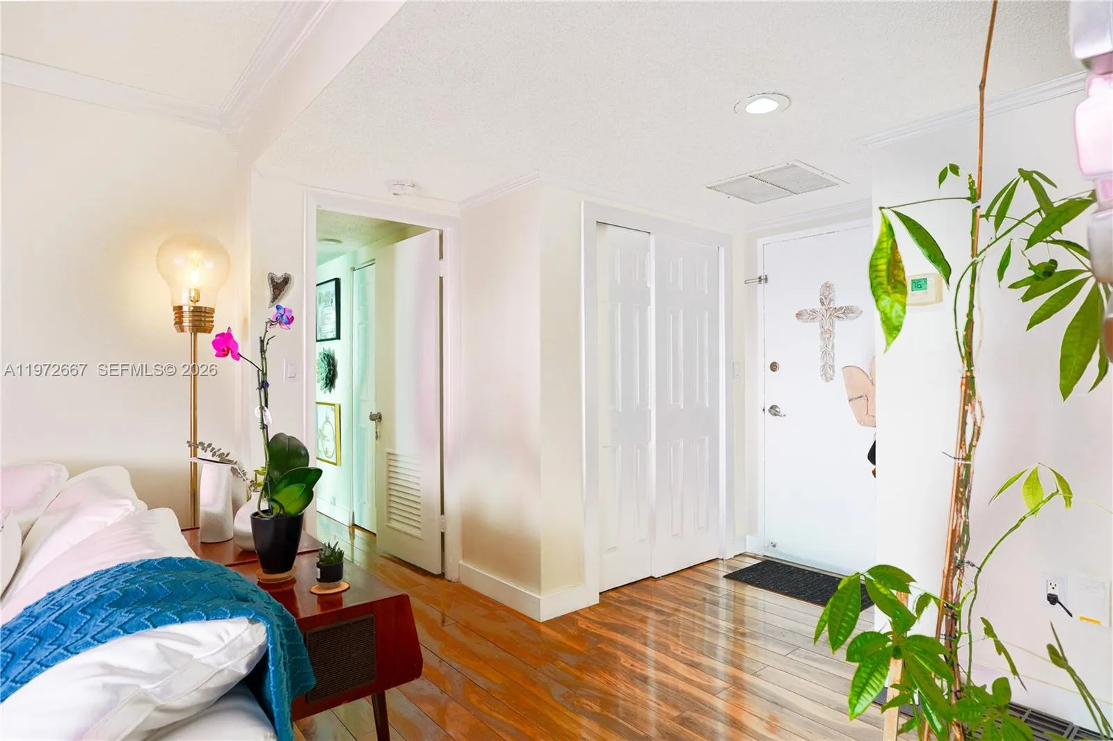 2 bedroom 2 bath for sale at 11111 Biscayne Blvd # 20E, Miami FL 33181