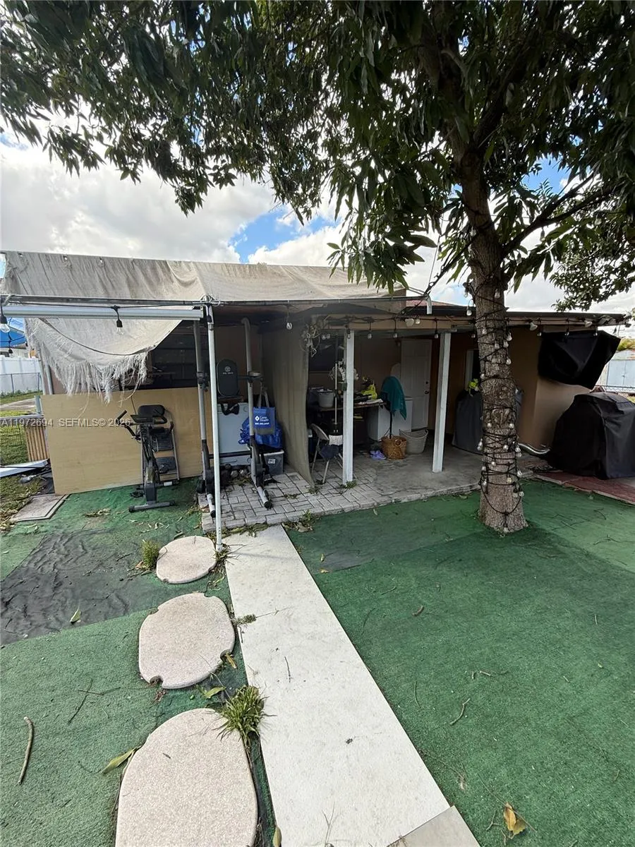 831 NW 34th Ave, Miami FL 33125