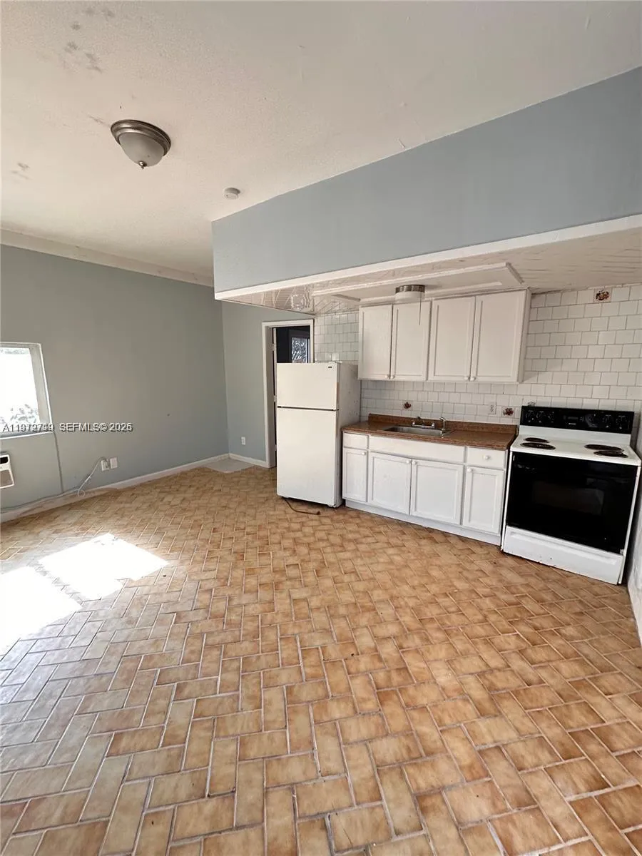 for sale at 437 NE 30th St, Miami FL 33137