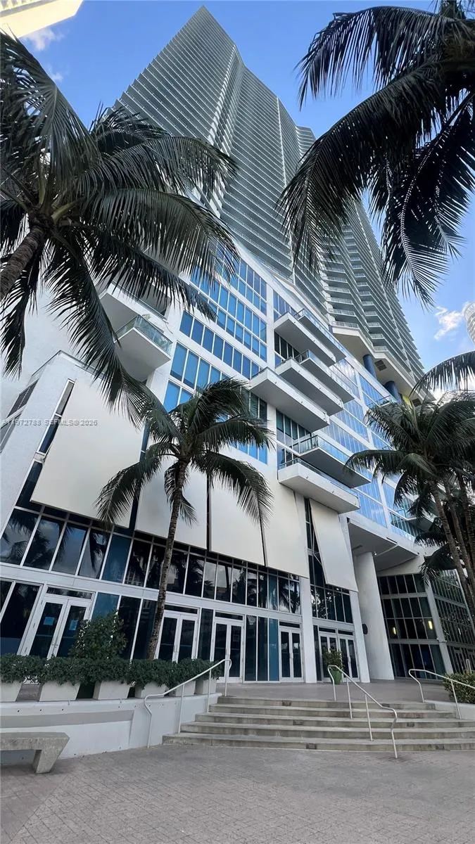 2 bedroom 2 bath for sale at 185 SW 7th St # 2202, Miami FL 33130