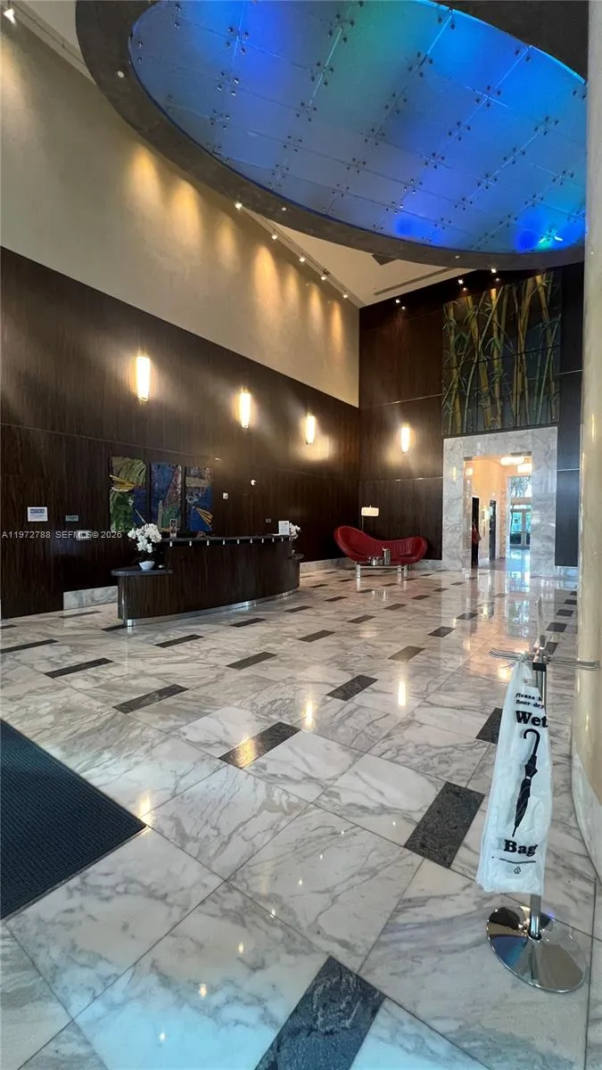 185 SW 7th St # 2202, Miami FL 33130