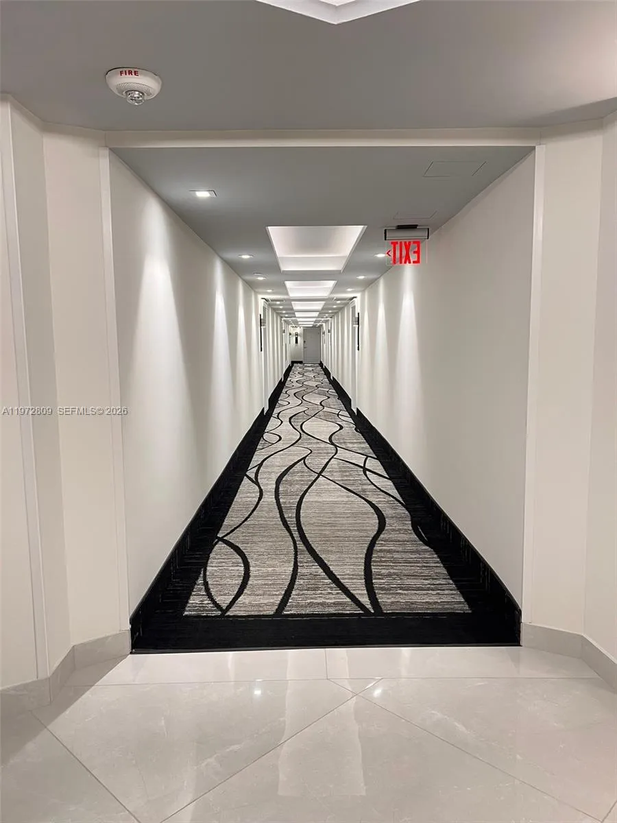 3180 S Ocean Dr # 1418, Hallandale Beach FL 33009