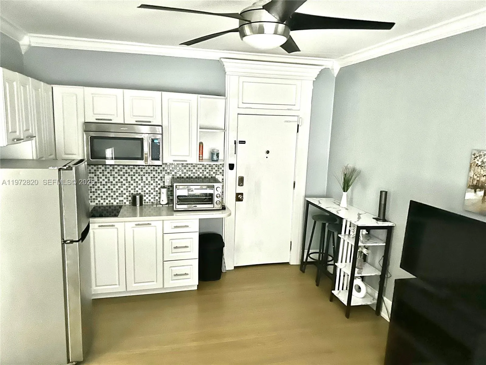 124 Mendoza Ave # 2A, Coral Gables FL 33134