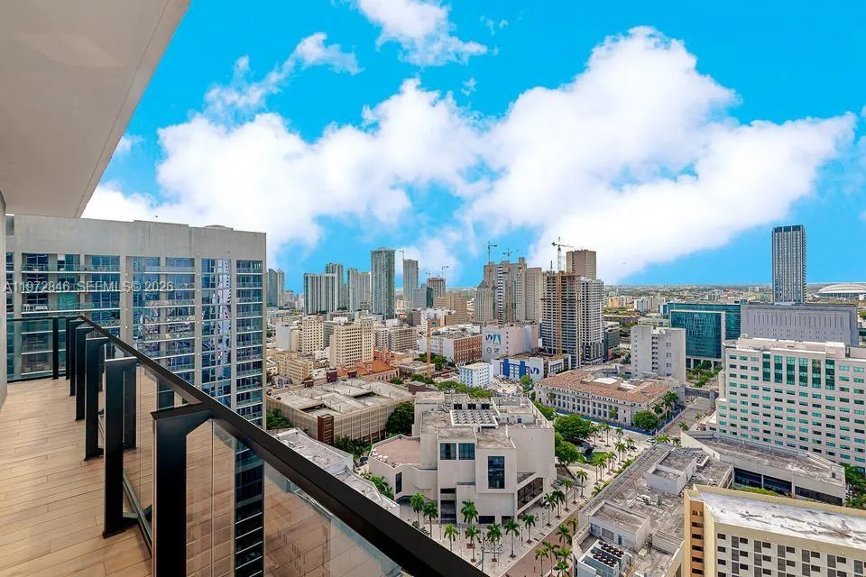 3 bedroom 3 bath for sale at 398 NE 5th St # 2418, Miami FL 33132