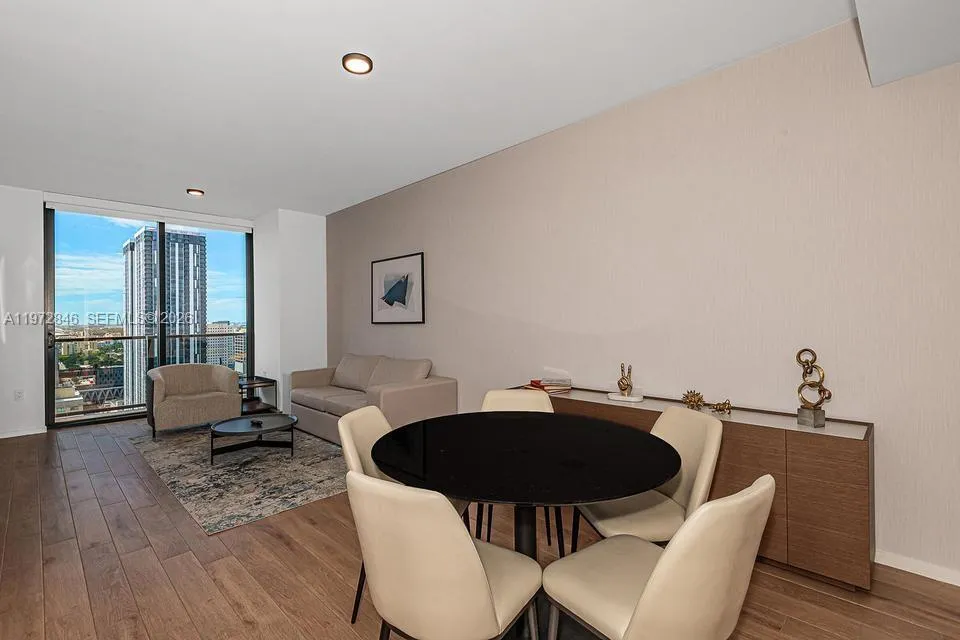 398 NE 5th St # 2418, Miami FL 33132