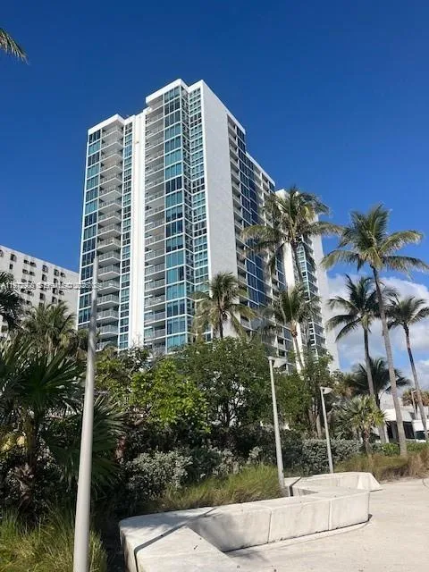 2655 Collins Ave # 1404, Miami Beach FL 33140