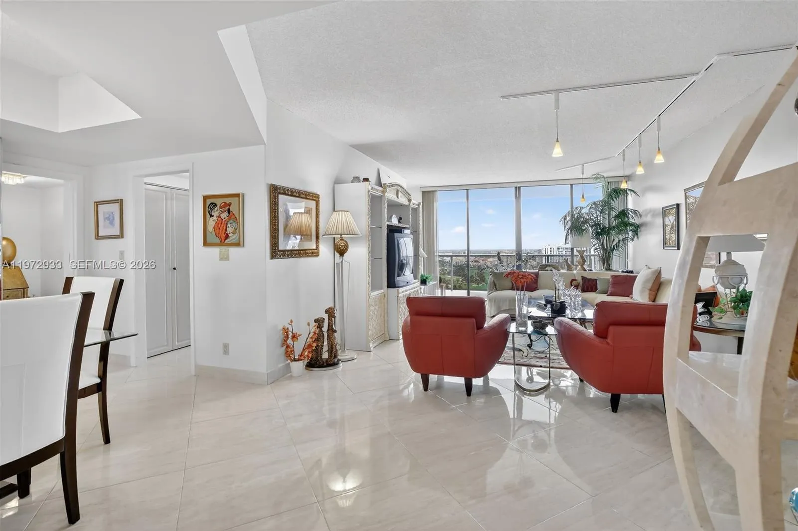 2 bedroom 2 bath for sale at 20281 E Country Club Dr # 2403, Aventura FL 33180