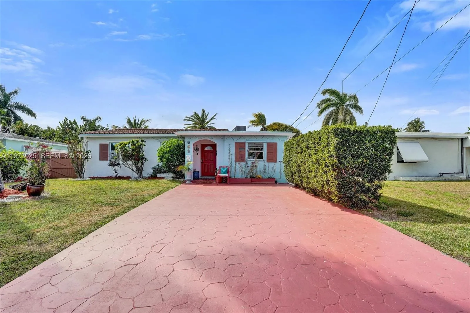 609 SW 2nd Ave, Hallandale Beach FL 33009