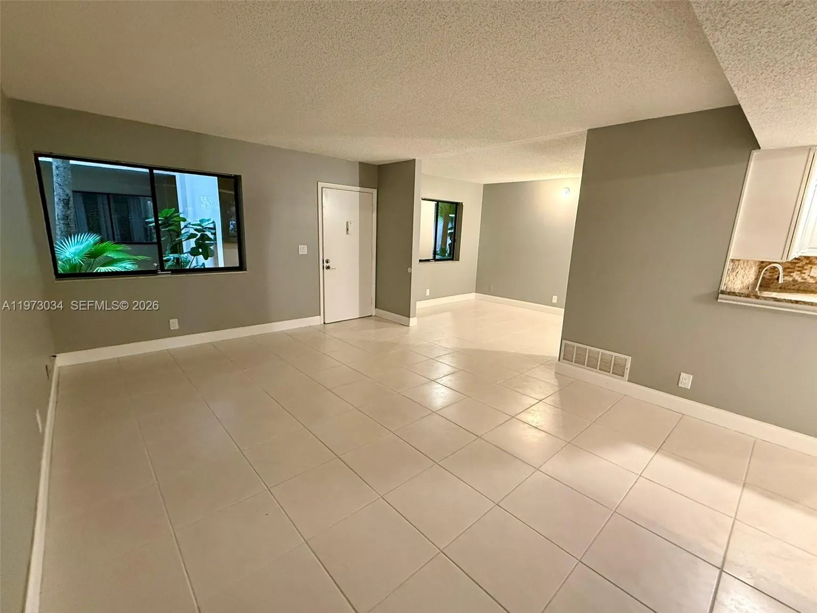 5220 Las Verdes Cir # 114, Delray Beach FL 33484