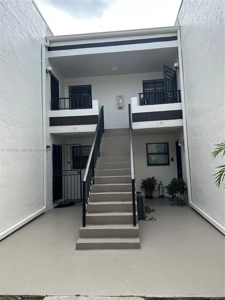 3 bedroom 2 bath for sale at 10839 NW 7th St # 24, Miami FL 33172