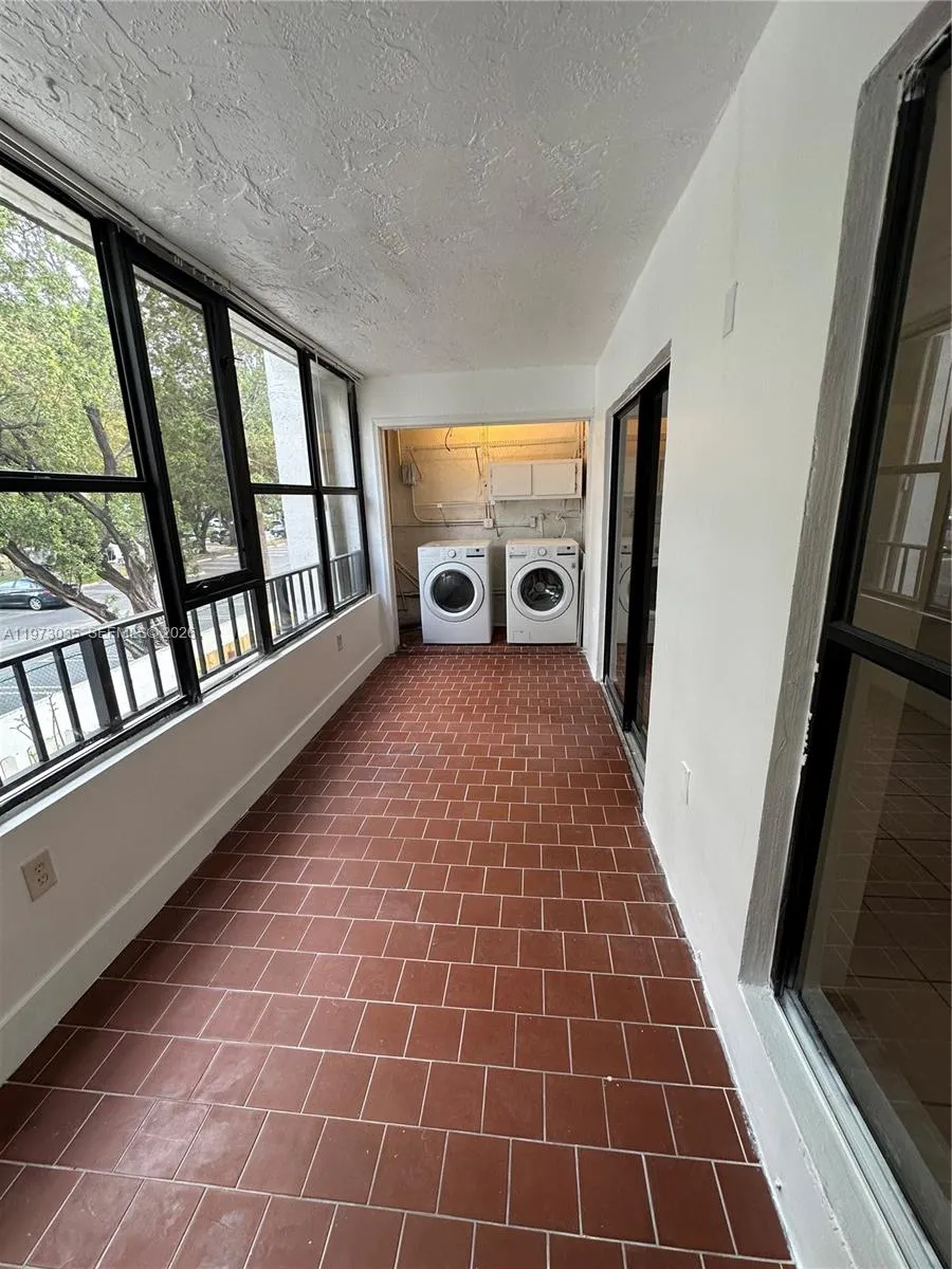 10839 NW 7th St # 24, Miami FL 33172