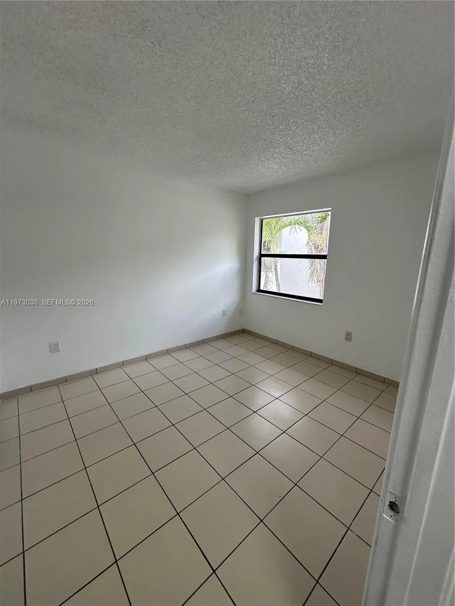 10839 NW 7th St # 24, Miami FL 33172