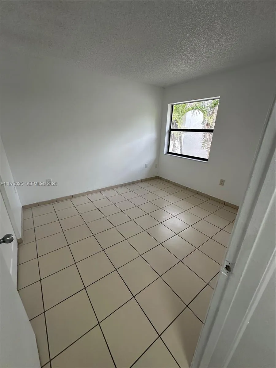 10839 NW 7th St # 24, Miami FL 33172