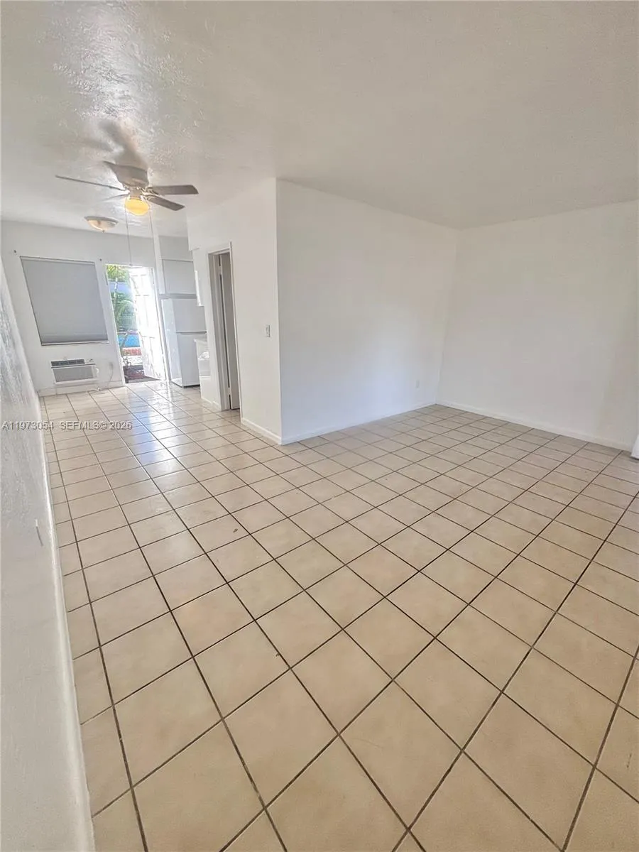 15 Alhambra Cir # 6, Coral Gables FL 33134