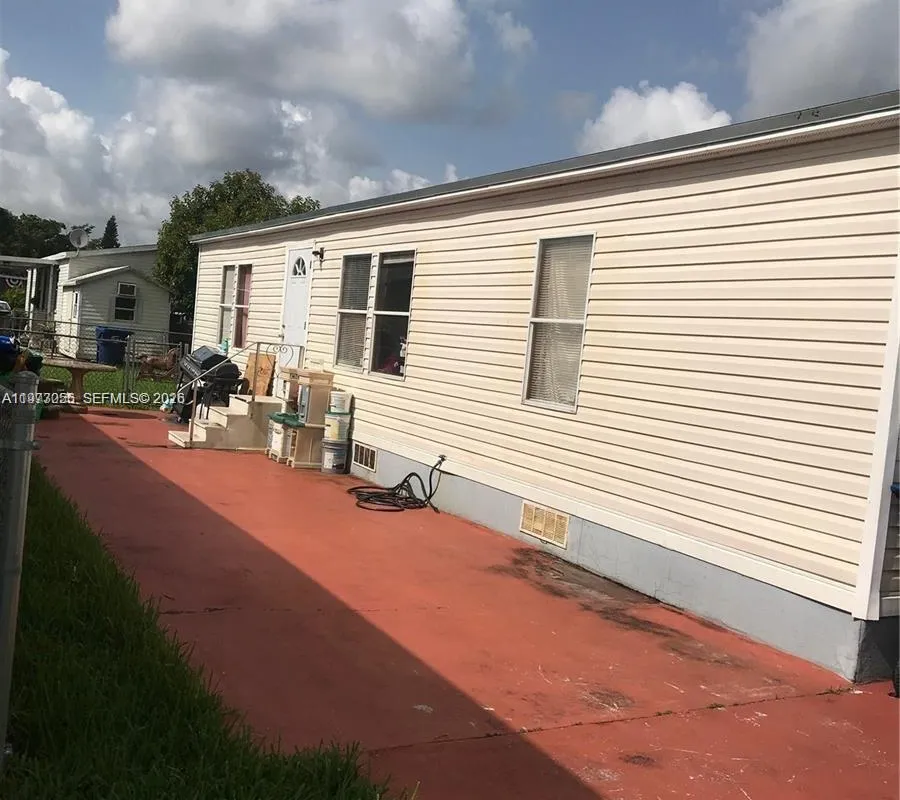 19800 SW 180 avenue, Miami FL 33187