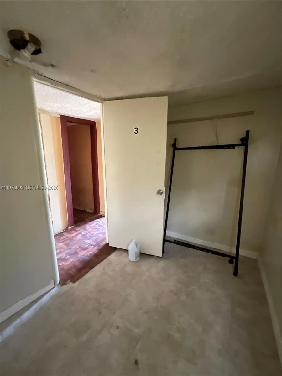 7464 NW 17th Ave, Miami FL 33147