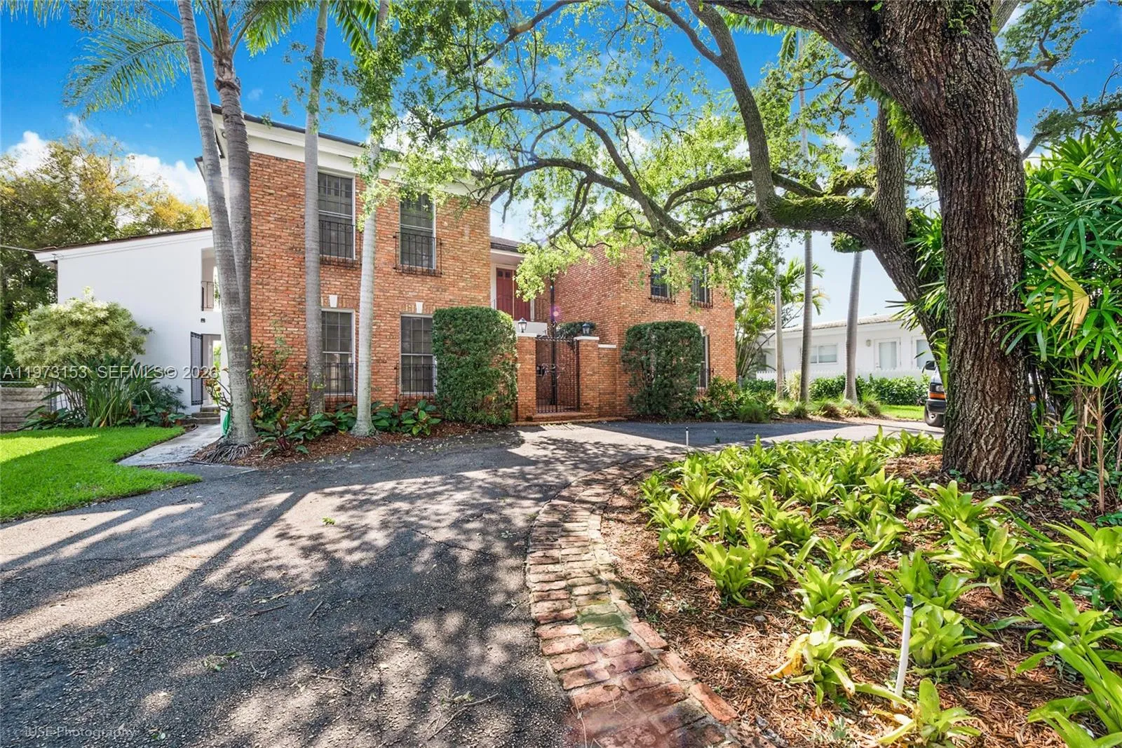 1265 S Alhambra Cir # A, Coral Gables FL 33146
