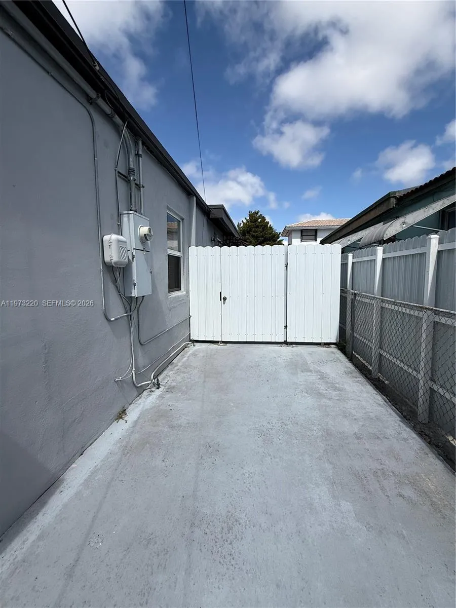 4255 SW 5th Ter, Miami FL 33134