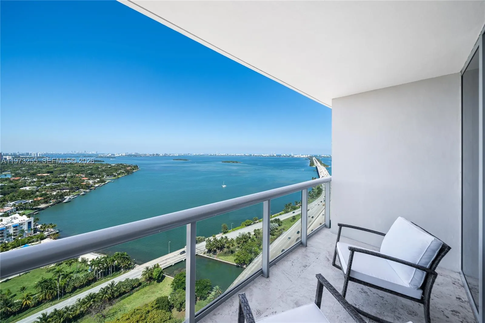 1 bedroom 1 bath for sale at 601 NE 36th st # 2908, Miami FL 33137