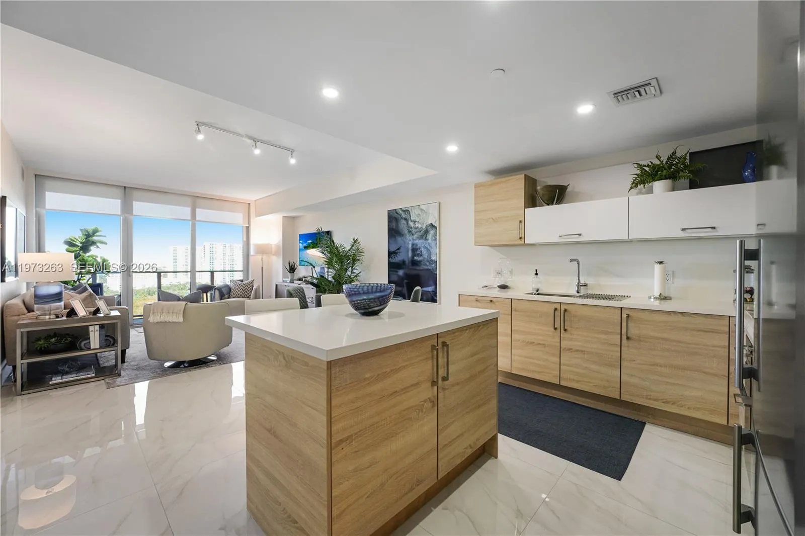16385 Biscayne Blvd # 1502, North Miami Beach FL 33160
