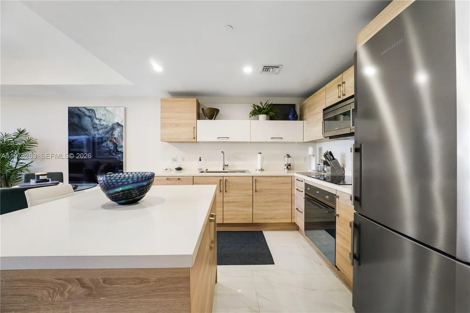 16385 Biscayne Blvd # 1502, North Miami Beach FL 33160