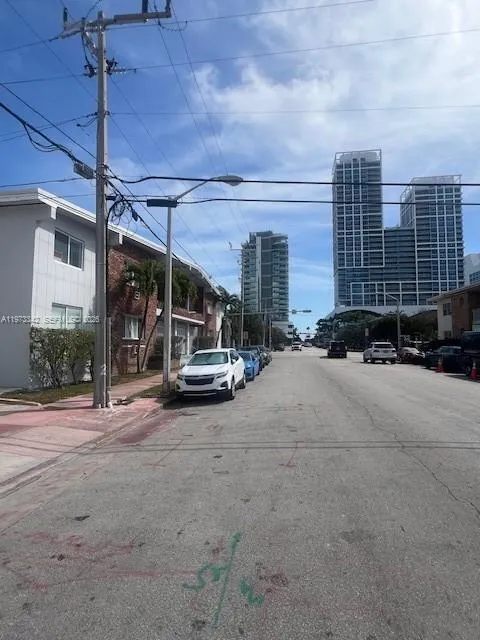 305 69th St # 205, Miami Beach FL 33141