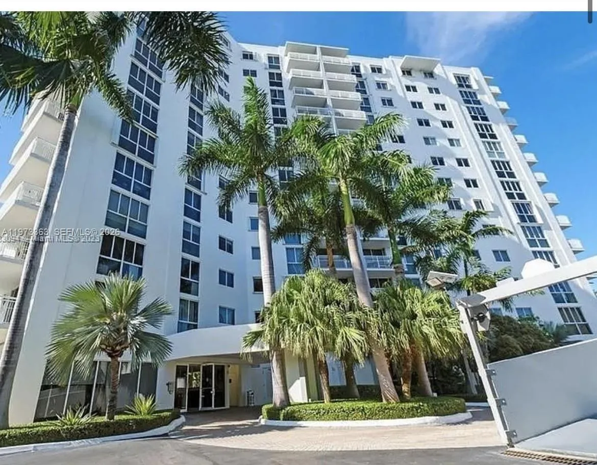 2 bedroom 2 bath for sale at 1688 West Ave # 08, Miami Beach FL 33139