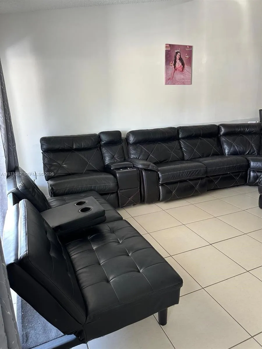 3242 NW 203rd St, Miami Gardens FL 33056