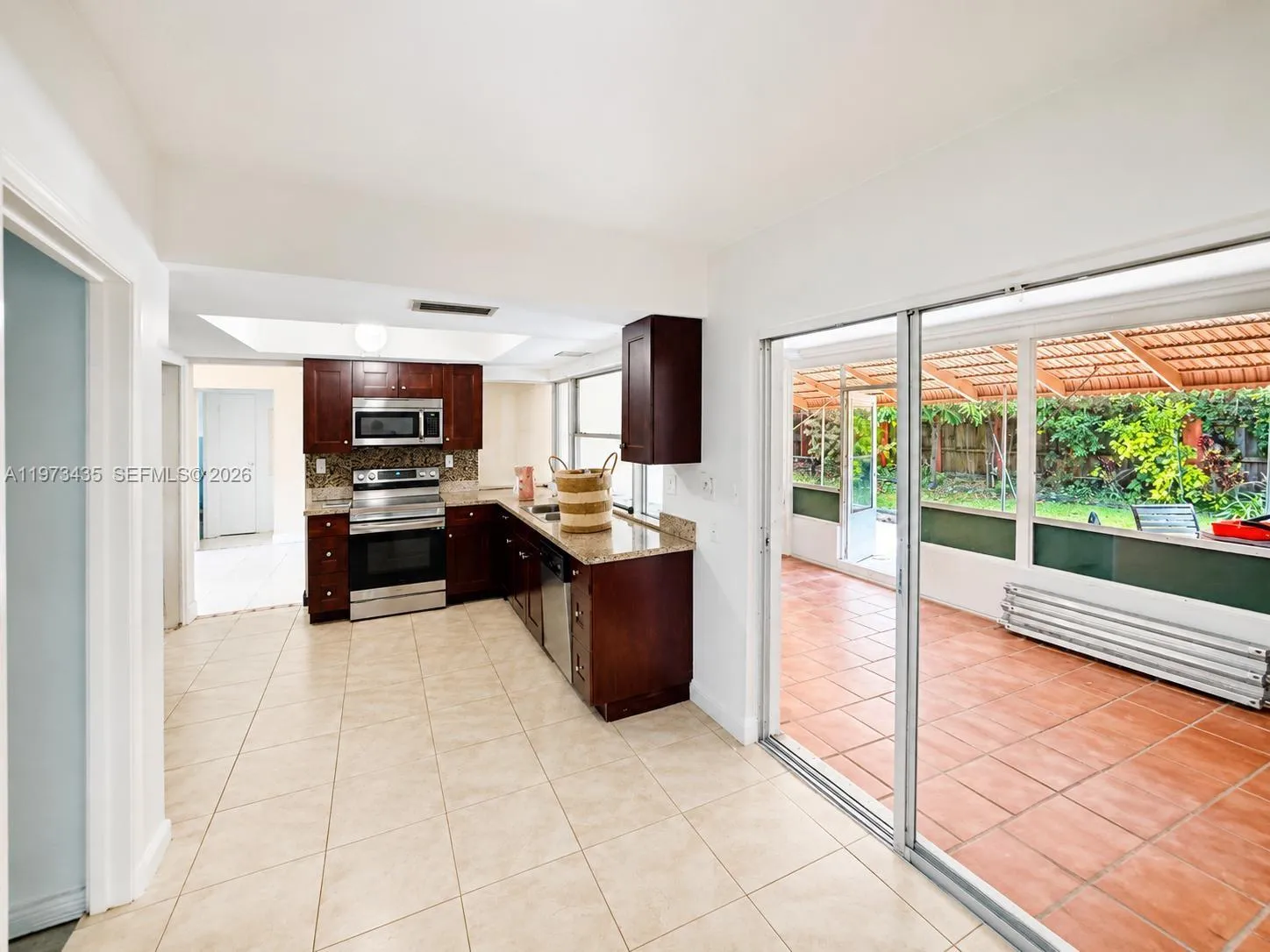 6560 NW 25th Ct, Sunrise FL 33313