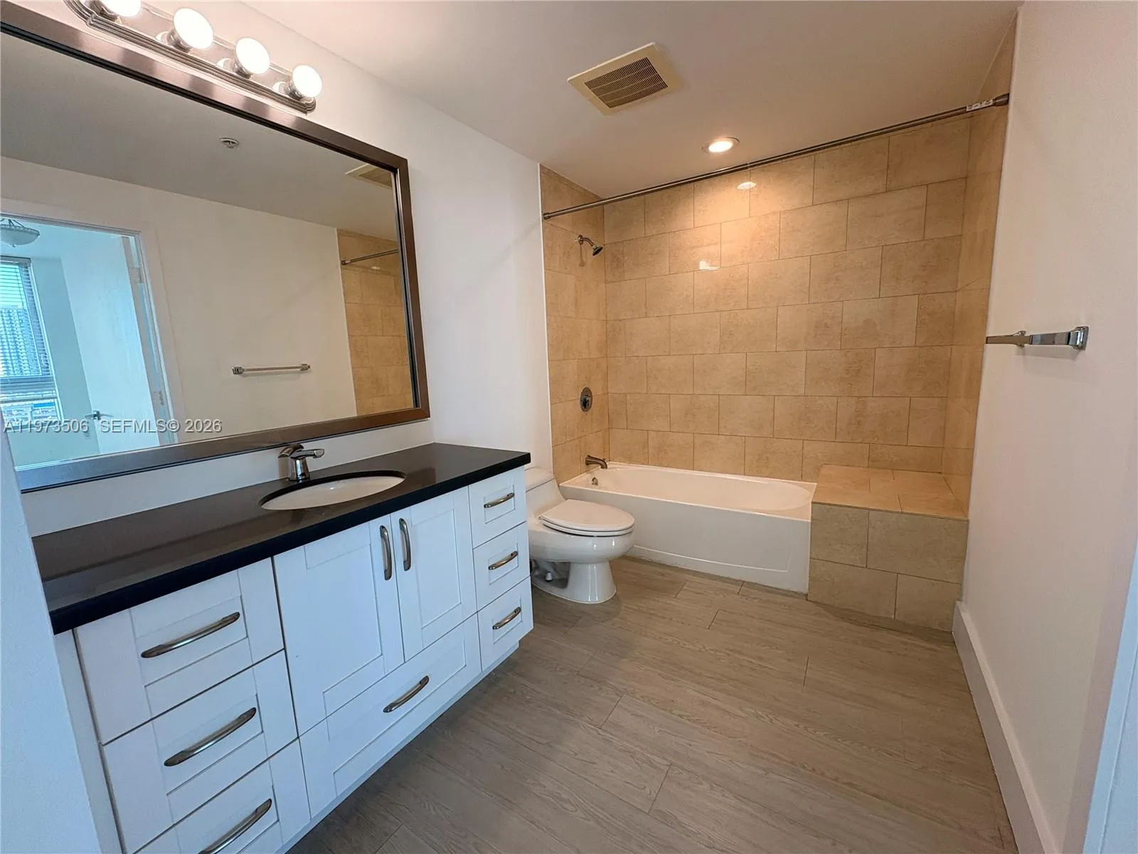90 SW 3rd St # 1205, Miami FL 33130