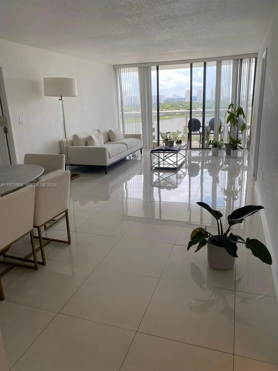 3731 N Country Club Dr # 1124, Aventura FL 33180