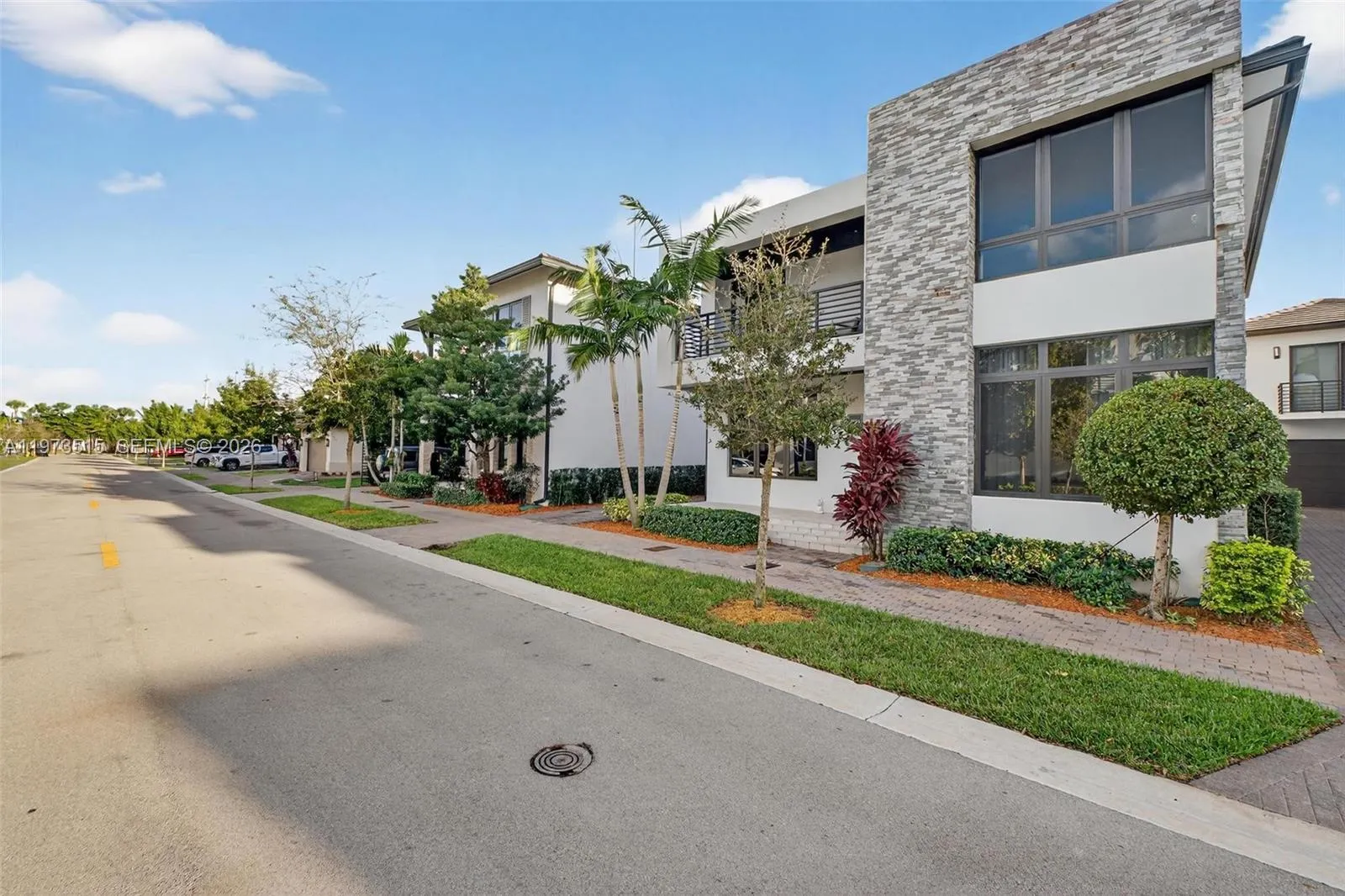 8126 NW 48th Ter, Doral FL 33166