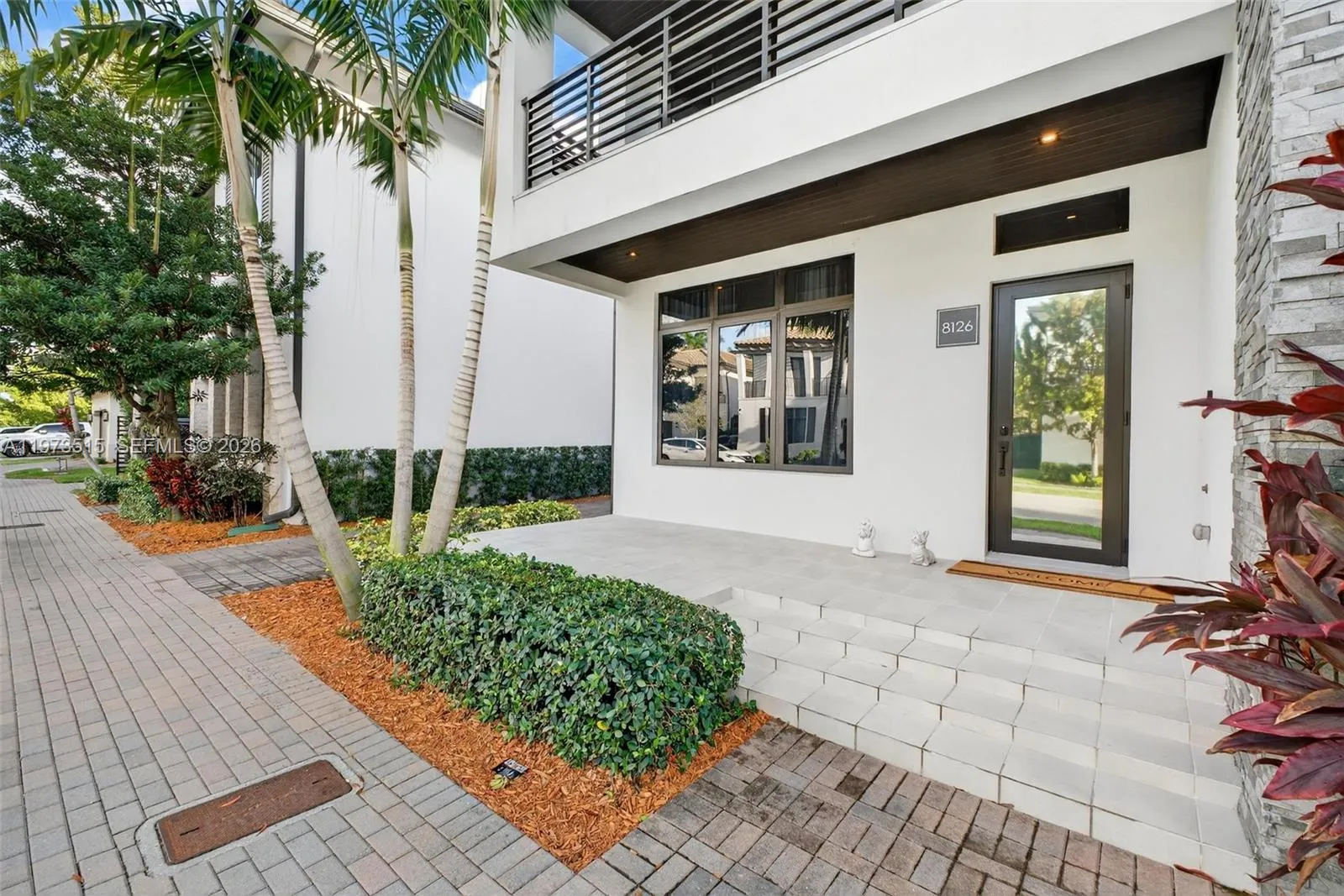 8126 NW 48th Ter, Doral FL 33166