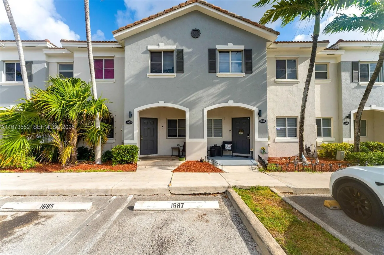 3 bedroom 2 bath for sale at 1687 SE 30th St, Homestead FL 33035