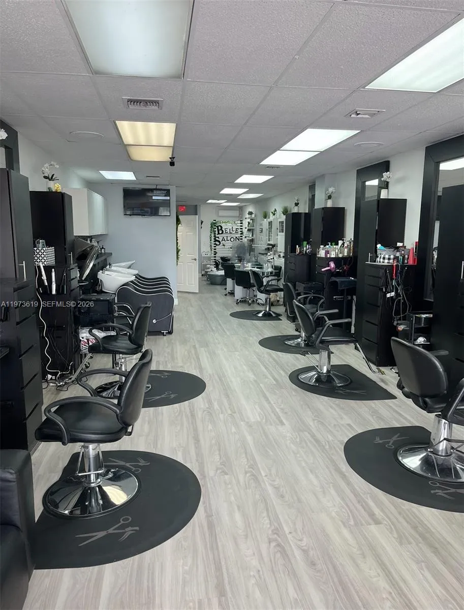 16774 NW 67th Ave, Hialeah FL 33015