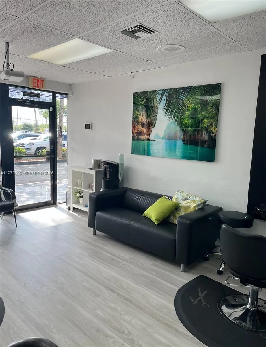 16774 NW 67th Ave, Hialeah FL 33015