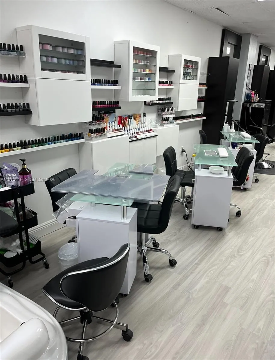 16774 NW 67th Ave, Hialeah FL 33015