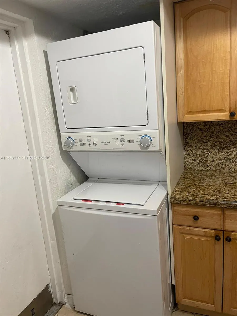 7410 SW 82nd St # K202, Miami FL 33143