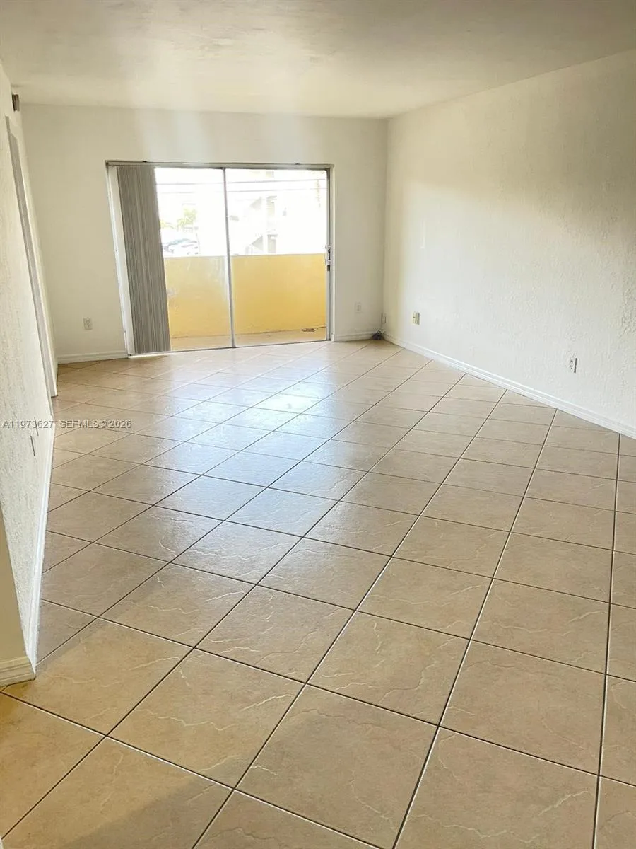 7410 SW 82nd St # K202, Miami FL 33143