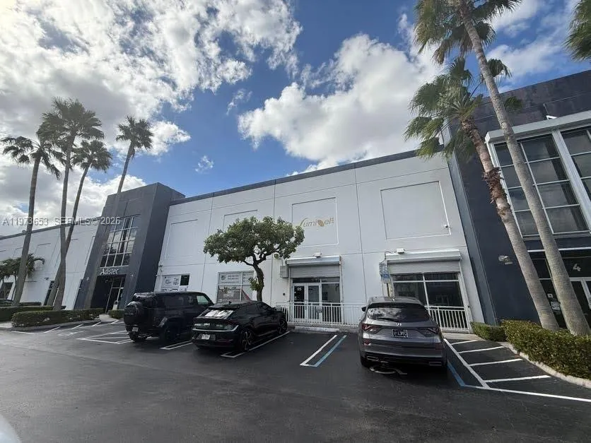 7620 NW 25th St # 5, Miami FL 33122