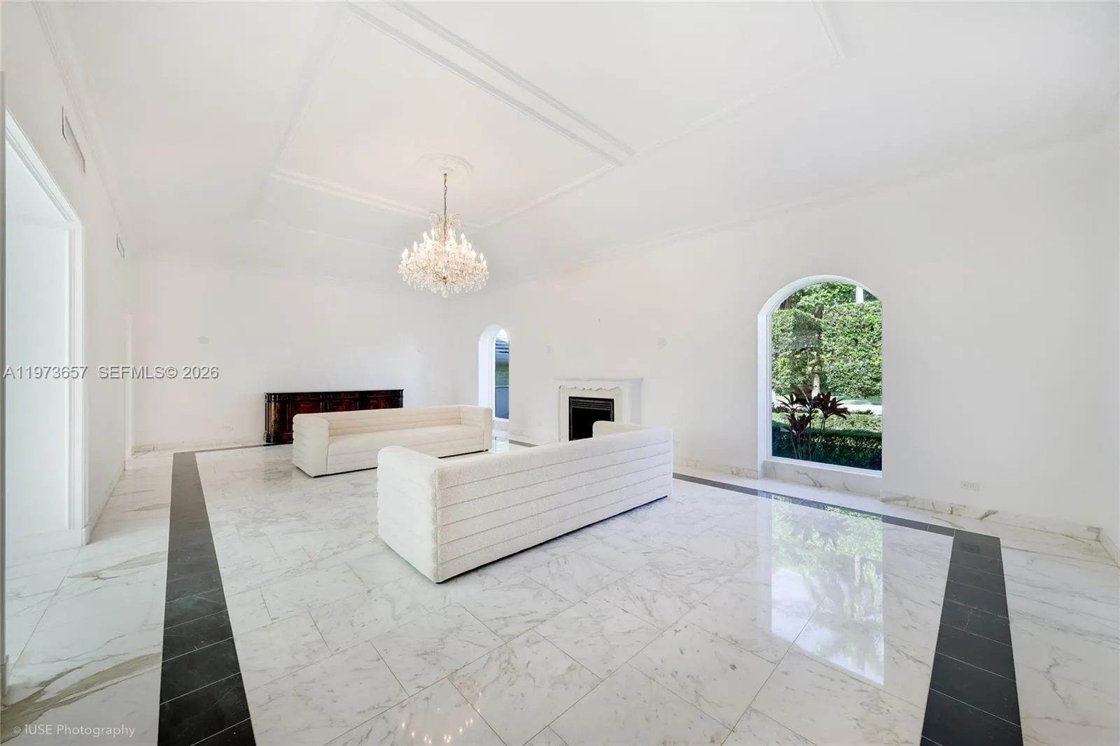 55 La Gorce Cir, Miami Beach FL 33141