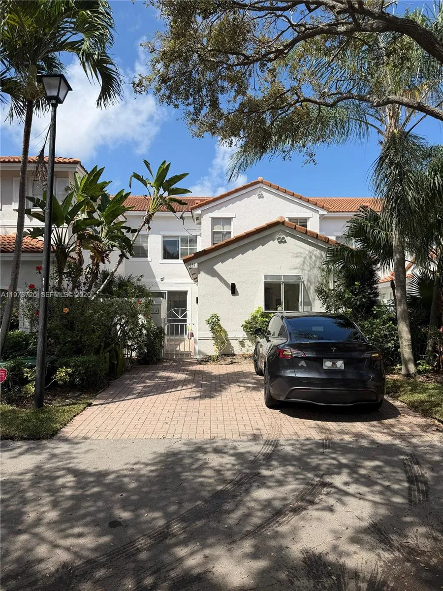 1534 Weeping Willow Way # 1534, Hollywood FL 33019