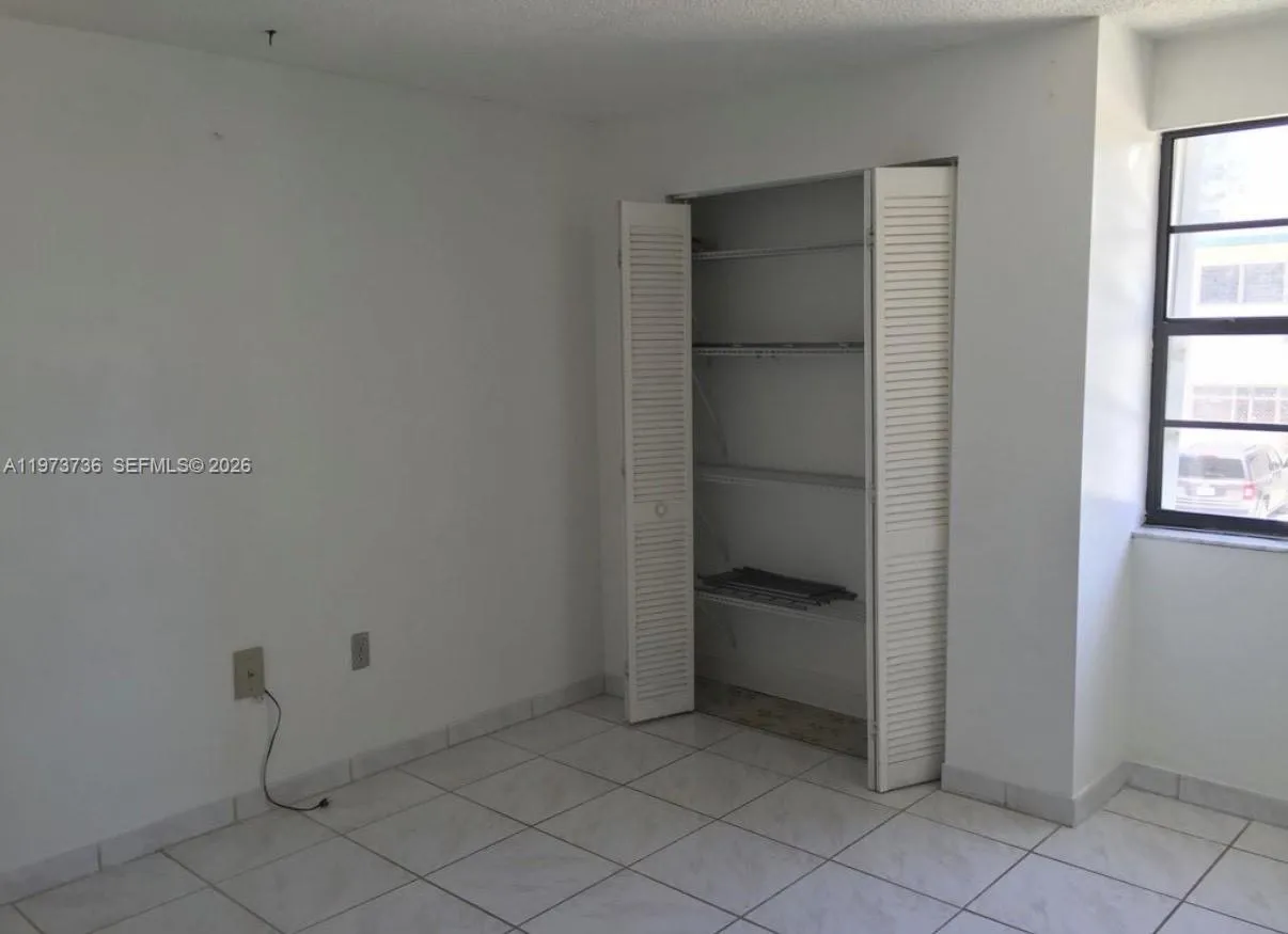 6725 Harding Ave # 204, Miami Beach FL 33141