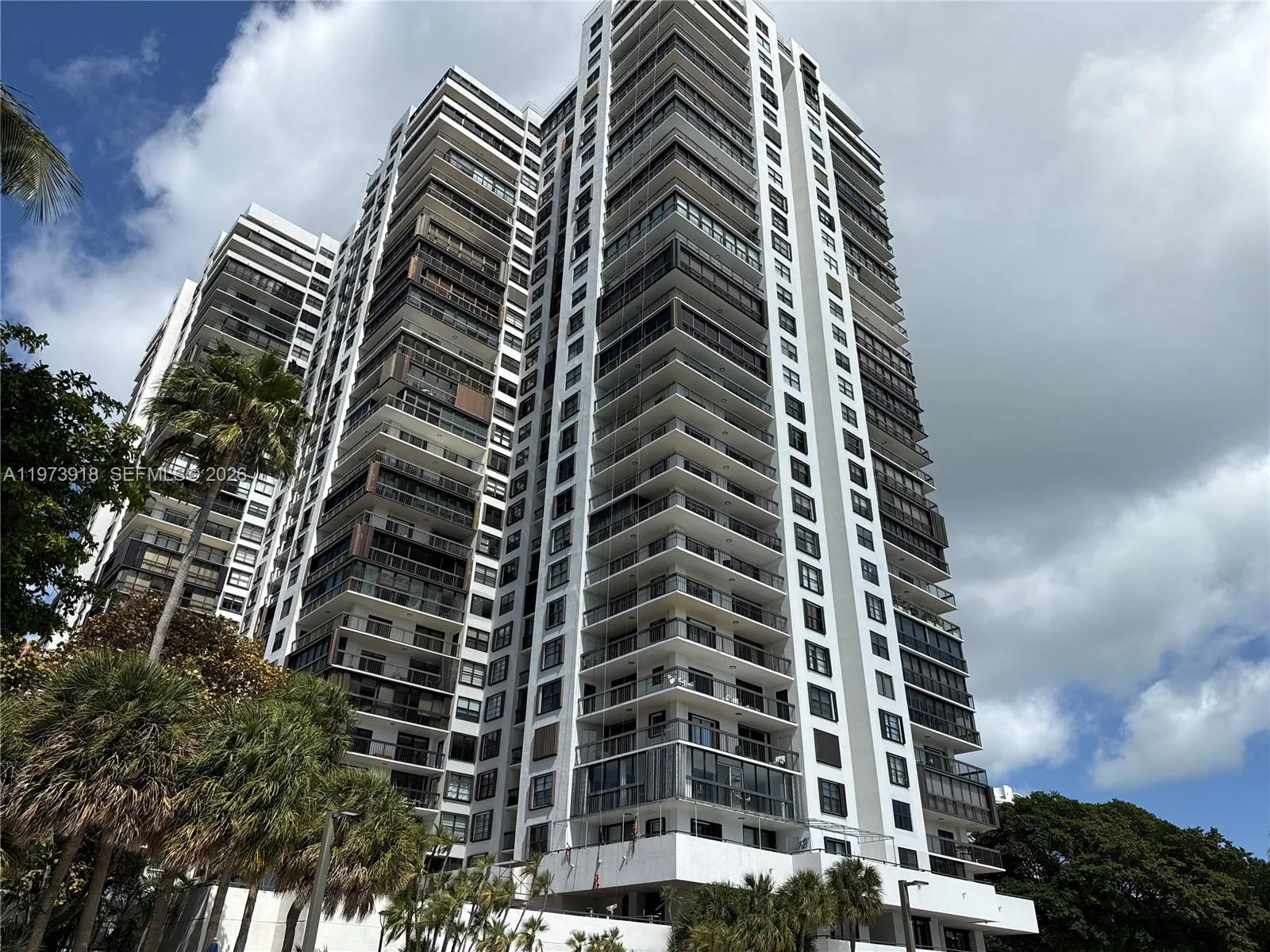 2 bedroom 2 bath for sale at 2333 Brickell Ave # 1616, Miami FL 33129