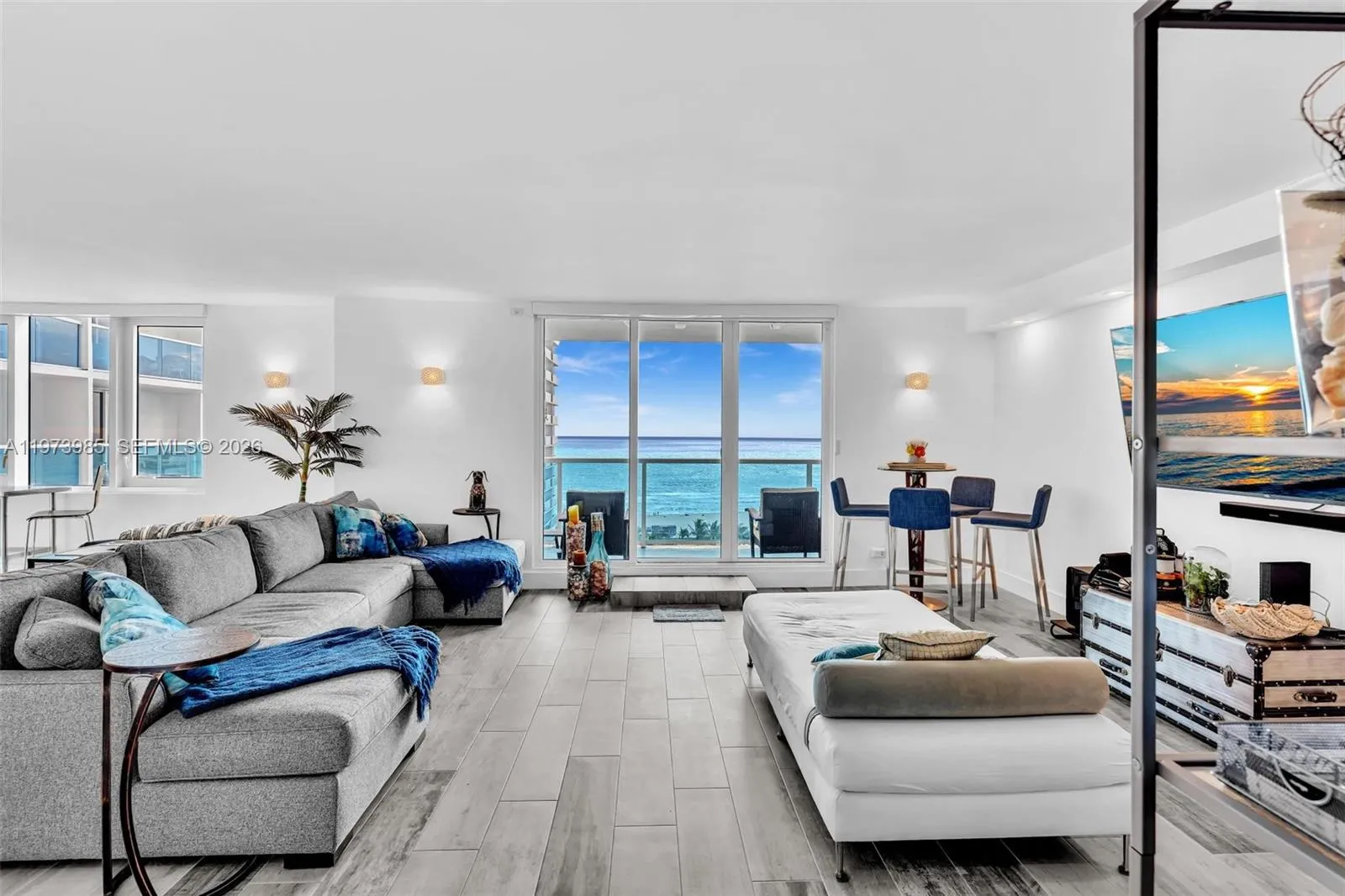 2301 Collins Ave, Miami Beach FL 33139