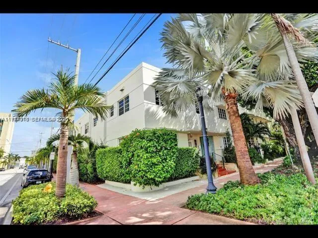 1 bath for sale at 359 Meridian Ave # A207, Miami Beach FL 33139